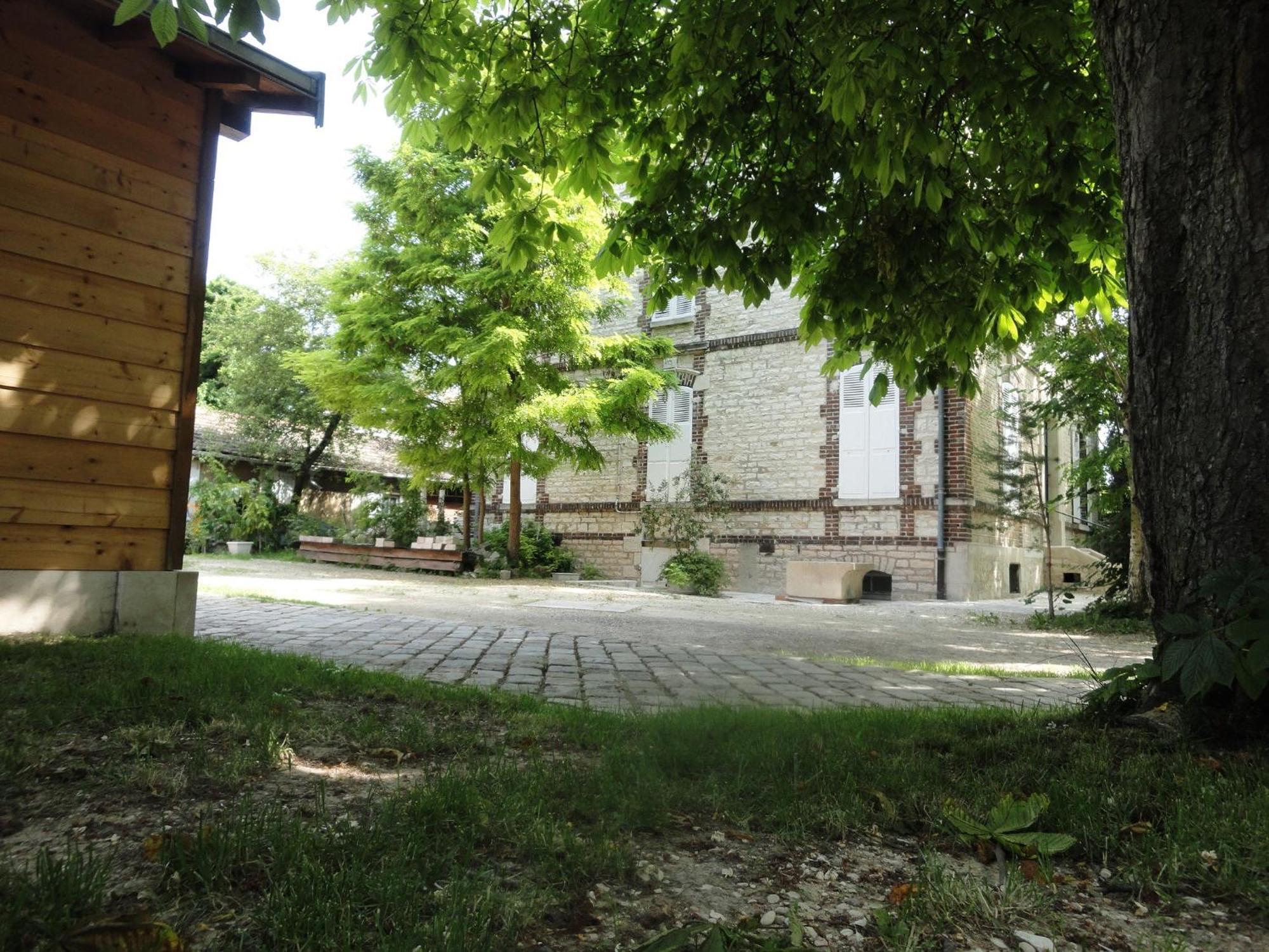 Au fil de Troyes Bed & Breakfast Sainte-Savine Exterior foto